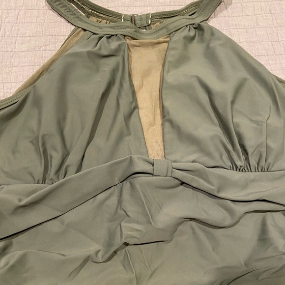 I2CRAZY Plus Size One-Piece Swimsuit – 2XL – Army Green - Picture 5 of 8